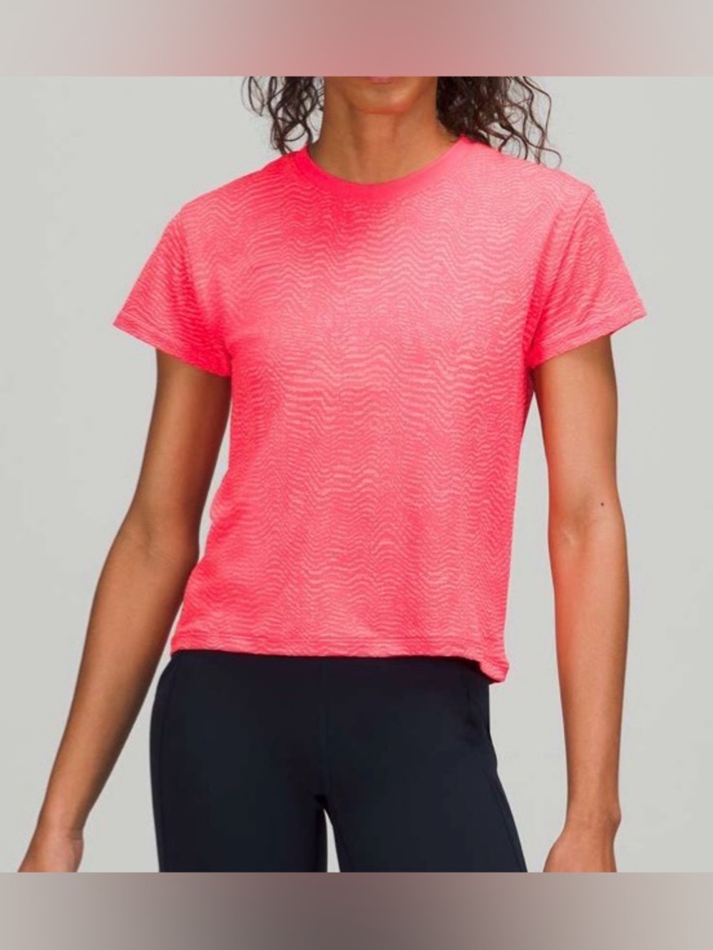 NWOT New Lululemon Train to Be Seamless Short Sleeve T-Shirt  Peach Satin